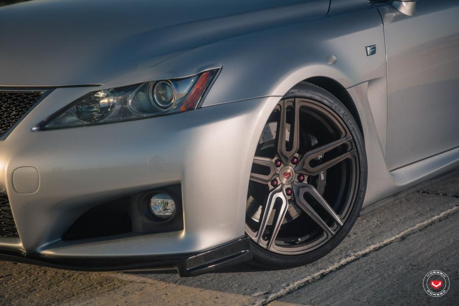 Детали экстерьера Lexus IS F on Vossen Wheels (HC-1) 2017 года  (фото 12 из 21)